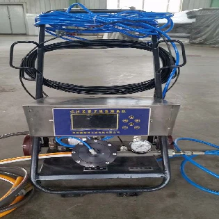 Каково максимальное давление, которое может выдержать устройство для испытани...